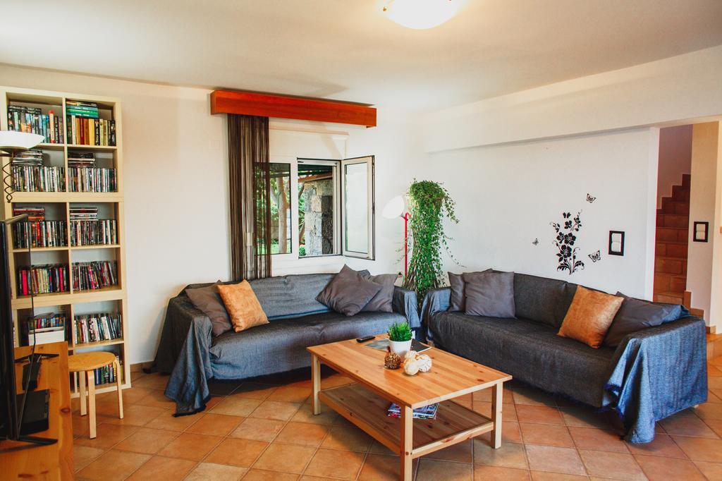 Wild Pear Villa Ligaria  Exterior photo